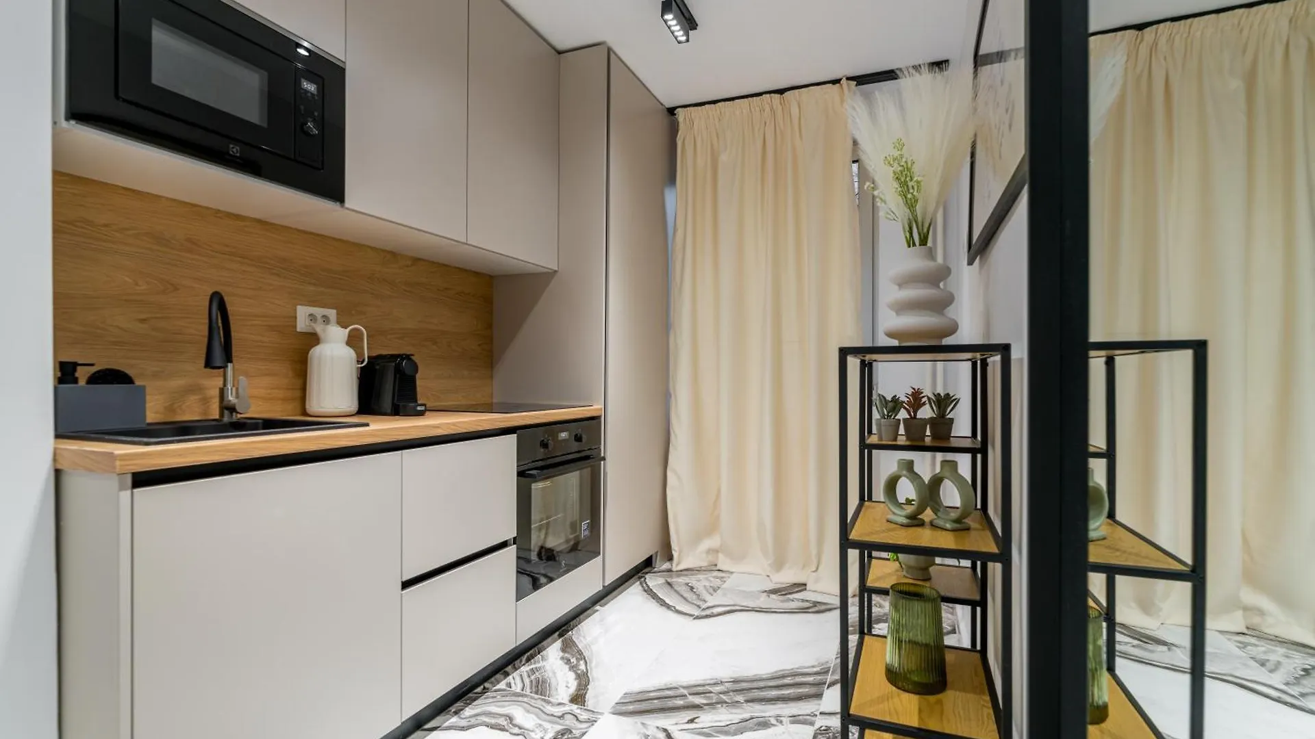Ultra-Modern Luxury Apartment - Spacious & Elegant 布加勒斯特