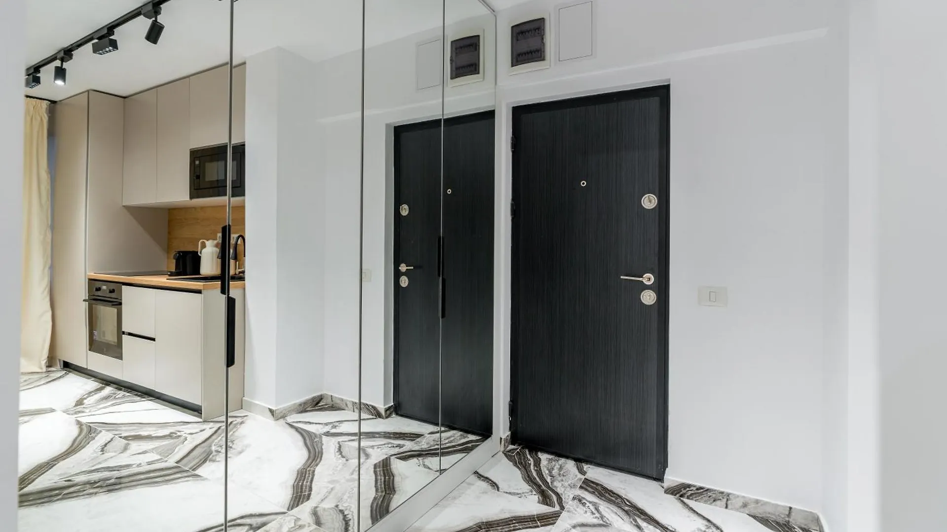 Ultra-Modern Luxury Apartment - Spacious & Elegant 布加勒斯特