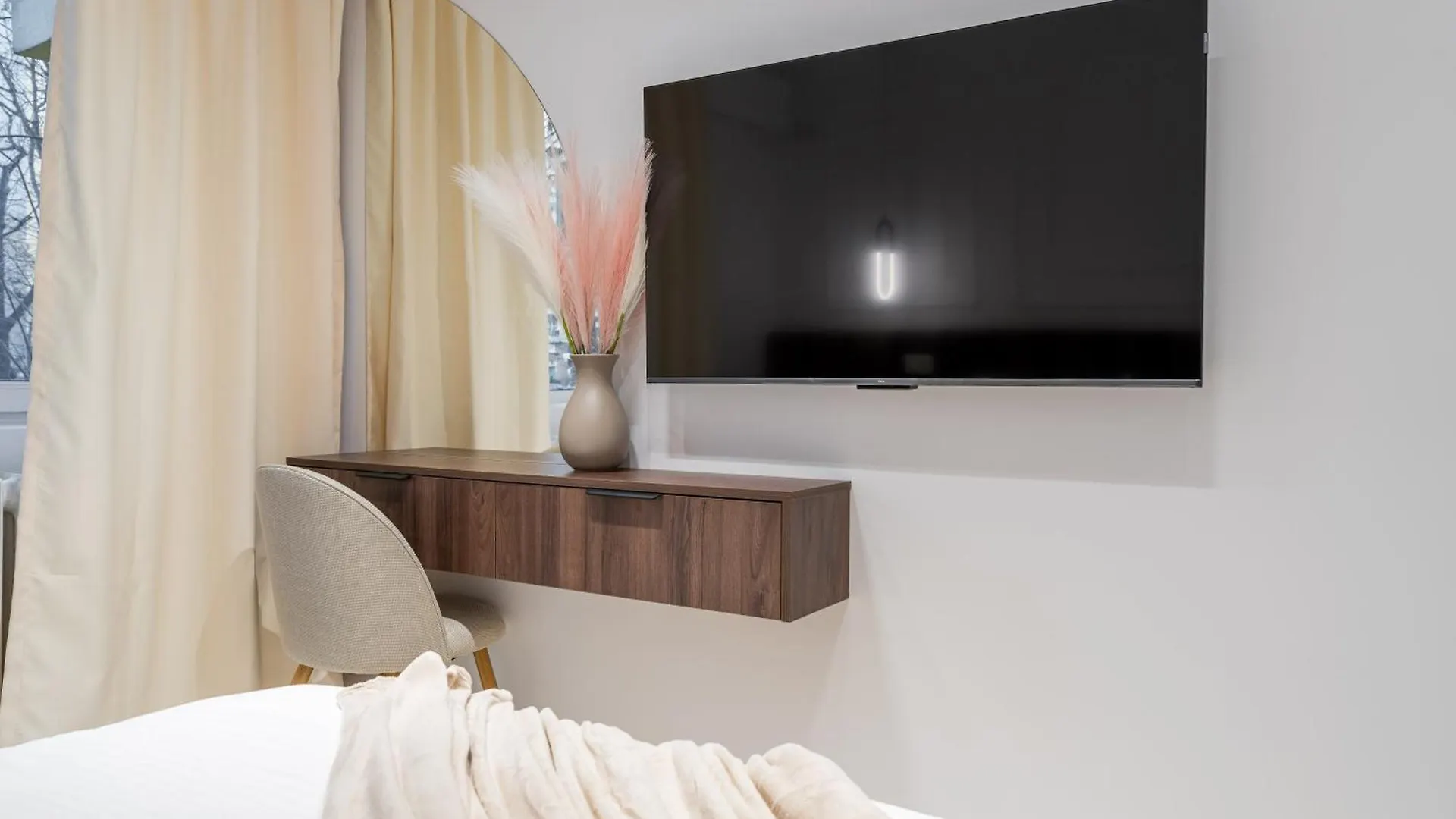 Ultra-Modern Luxury Apartment - Spacious & Elegant 布加勒斯特