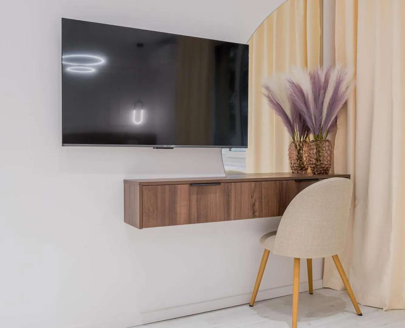 Ultra-Modern Luxury Apartment - Spacious & Elegant 布加勒斯特 0*,  罗马尼亚
